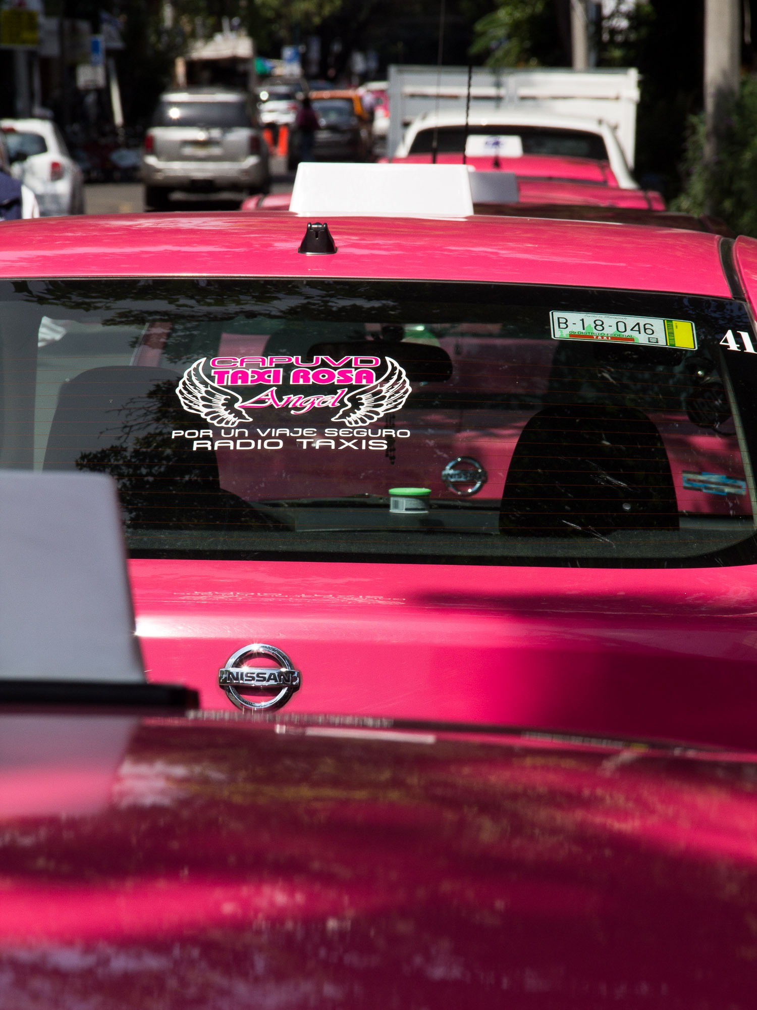 Os táxis na Cidade do México, no característico “rosa mexicano”.